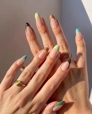 Маникюр на короткие ногти - самые модные дизайны ногтей на осень 2023 года  - фото