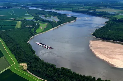Загадочная и величественная Река Миссисипи на фото