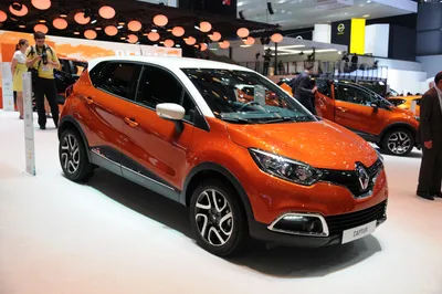 Интерьер салона Renault Captur (2017-2019). Фото салона Renault Captur.  Фото #2