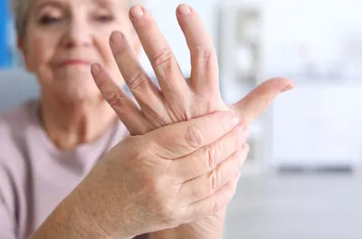 Ревматоидный артрит у пожилых людей: причины, симптомы, диагностика и  лечение