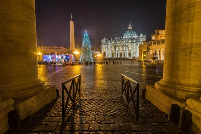 Зима в Італії: Колізей у Римі засипало снігом, а у Венеції замерзли канали  — Фото