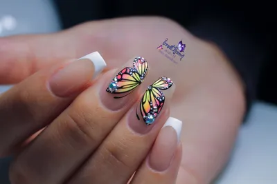 Дизайн ногтей с бабочками - 68 photo