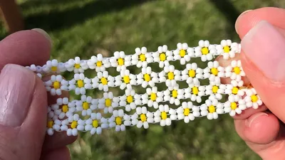 How to make a beaded chamomile choker 🌼 - YouTube