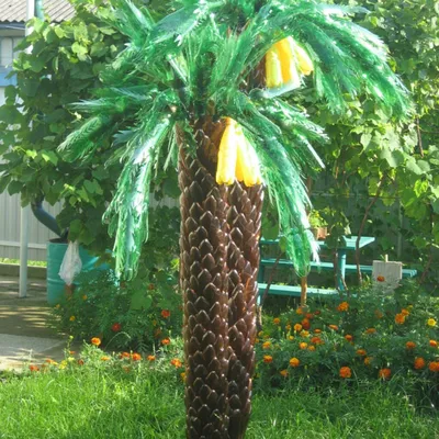Цветы из бутылок - 71 фото