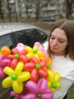 Букет цветов из шаров на 8 марта Ромашки купить в Москве с доставкой: цена,  фото, описание | Артикул:A-003327