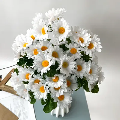 Ромашки искусственные белые, 7 веток, 35 цветочных голов, букет 50 см, 1 шт  – купить в Казани | «С Нежностью»