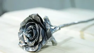 Роза из метала своими руками - очень просто и без ковки! - YouTube