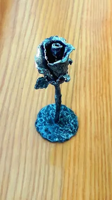 Роза бронзы сделанная из металла Стоковое Фото - изображение насчитывающей  утюг, рамка: 110761502