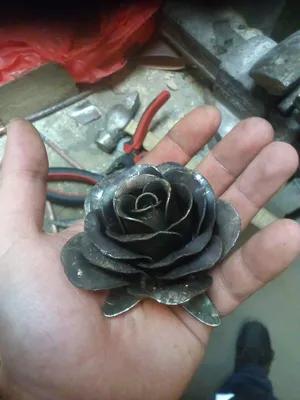 Роза из металла на ножке сердце, роза ручной работы 4 варианта: 390 грн. -  Прочие товары для дома Надворная на Olx