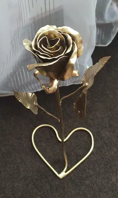 Роза из металла на ножке сердце, металлическая роза ручной работы, подарок,  сувенир (ID#1211539206), цена: 440 ₴, купить на Prom.ua