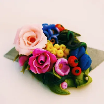 красивые лилии своими руками из полимерной глины, мастер-класс, мк, МК,  пошаговый урок лепки цветы из полимерной … | Как сделать цветок из бумаги,  Лилии, Флористика