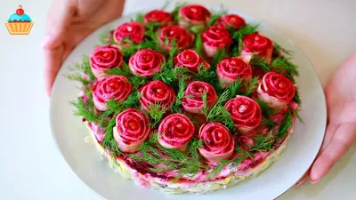 Как сделать конфетный букет из роз, пошаговые фото и инструкция создания  роз из гофрированной бумаги с сердцевинками из конфет