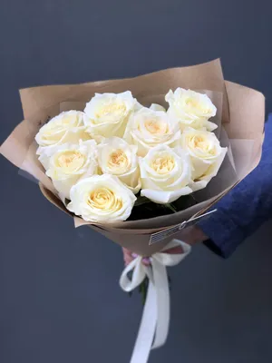 Букет с пионовидной розой сорта Канделайт в упаковке купить в Твери по цене  2550 рублей | Камелия