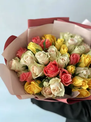 Букет 75 роза Кения 32 см в пленке купить в Новосибирске | «Первый  цветочный Новосибирск»