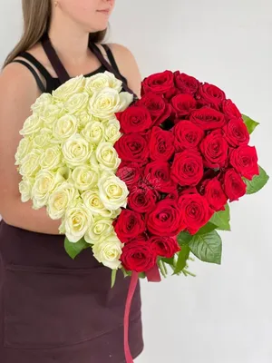 Букет из 51 ярко-розовой розы ‒ купить в салоне цветов Fresa