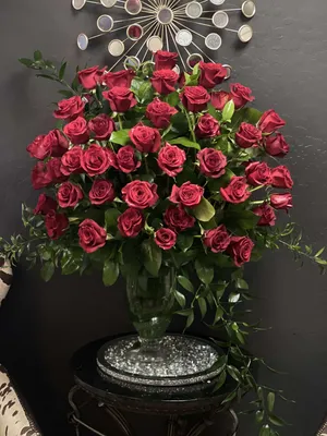 100 Roses / Luxury crown / Rhinestones – Rama Floral Inc