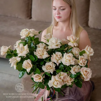 Купить «Букет невесты с белыми пионами и розой Мента art. 05-183» по  доступной цене с доставкой по Москве в салоне Fl-er