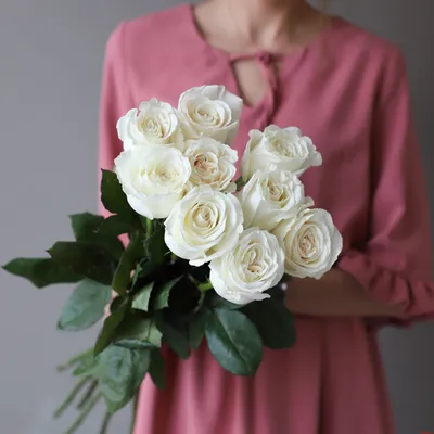Роза Плайя Бланка, Цветы и подарки в Москве, купить по цене 4550 RUB,  Монобукеты в Студия Цветов Protea с доставкой | Flowwow
