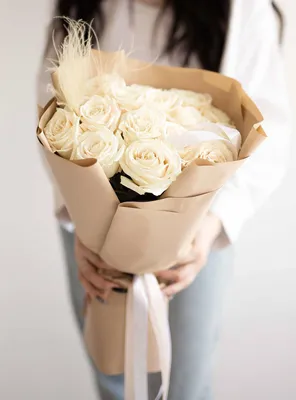 Букет белых роз купить в СПб ✿ Оптовая цветочная компания СПУТНИК