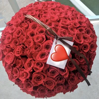 Rossini Basket with Red Roses | 350 Romantic Red Roses Flowers Delivery -  Flower Lab