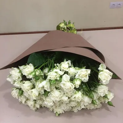 Букет из 21 белой кустовой розы Сноуфлейк (02125) купить с доставкой в  Архангельске