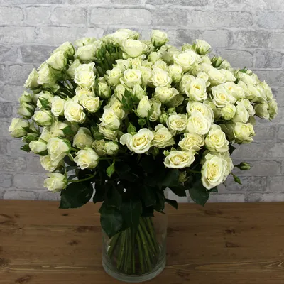 Букет 75 кустовых роз Сноуфлейк купить за 20 890 руб. с круглосуточной  доставкой по Москве | Мосцветторгком
