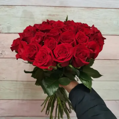 35 роз Тру Лав, Цветы и подарки в Таганроге, купить по цене 2500 RUB,  Монобукеты в Мишки Шарики Цветочки с доставкой | Flowwow