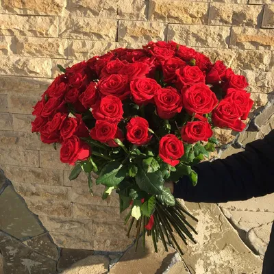 Букет из 35 роз \"Тру лав\" купить в Курске | заказать живые цветы с  доставкой на дом или самовывоз