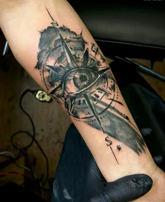 Роза ветров татуировка - символ навигации и путеводитель в жизни -  tattopic.ru