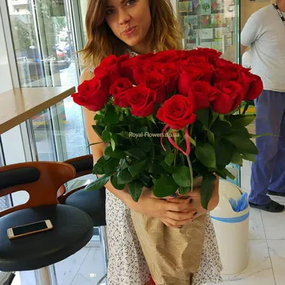 Букет из 31 розы 22 - Доставка цветов в Ростове-на-Дону