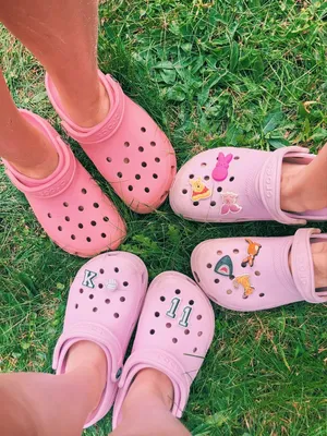 Stylish Pink Crocs for Fashionable Outfits