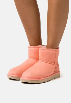 Pink Rainbow Trim Ugg Boots 🌈