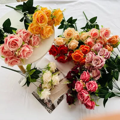 Чайные розы в Москве 🌼 купить букет из роз чайного цвета онлайн с  доставкой | Флористическое кафе VioletFlowers 🌷