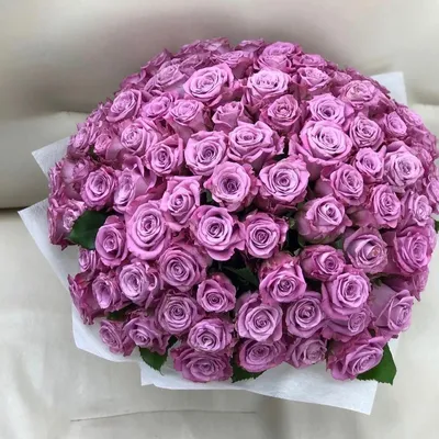 Купить Фиолетовые розы в дизайнерской упаковке №160 в Москве недорого с  доставкой
