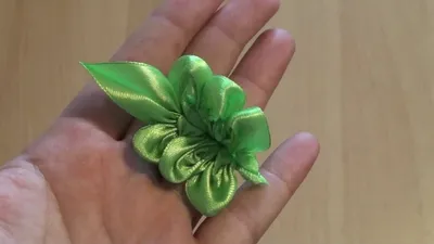 Flower Kanzashi Master Class hand made DIY Tutorial Канзаши МК Лист розы |  Ribbon flowers, Diy lace ribbon flowers, Kanzashi flowers