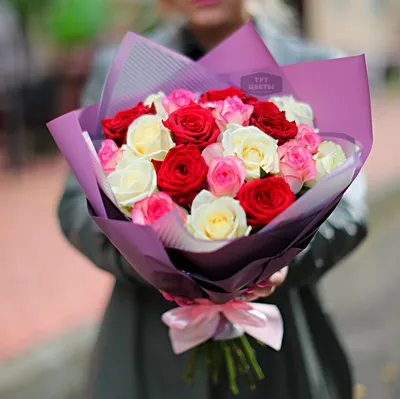 Букет из 29 бело-розовых роз (50 см) - Арт. 969
