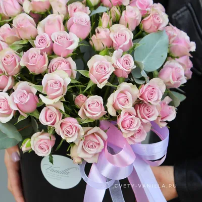 Пионовидные розы Кейра в шляпной коробке - купить в Москве | Flowerna