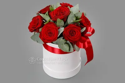 35 красных роз в шляпной коробке | Flowerkiss