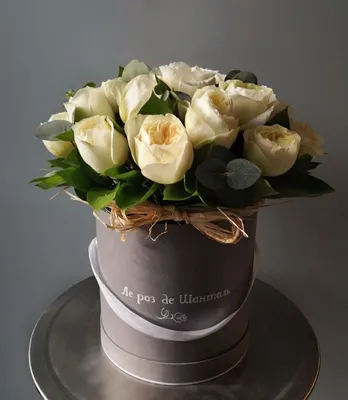 Букет из 19 роз в шляпной коробке по цене 9576 руб. заказать с доставкой по  Москве - свежие цветы от интернет-магазина \"Во имя розы\"