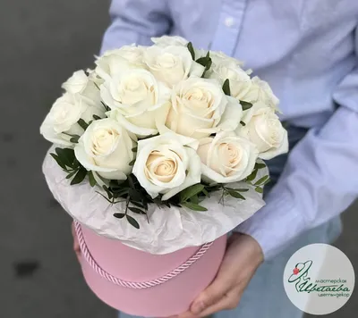 Кустовые розы в шляпной коробке с бесплатной доставкой по Екатеринбургу |  ПроБукеты
