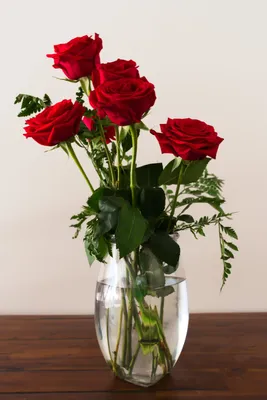 Букет из пудровых роз в вазе - заказать доставку цветов в Москве от Leto  Flowers