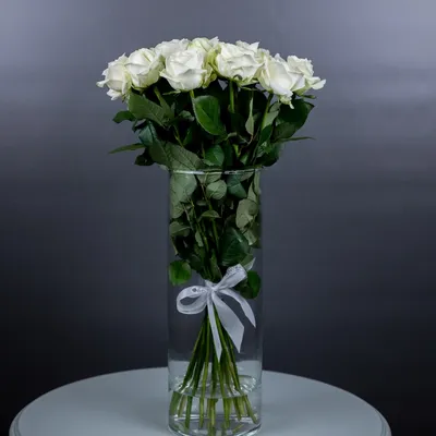 Большой букет роз в вазе - 78 фото