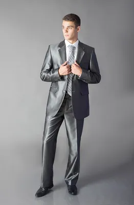 Серый деловой мужской костюм в Новосибирске. Купить.