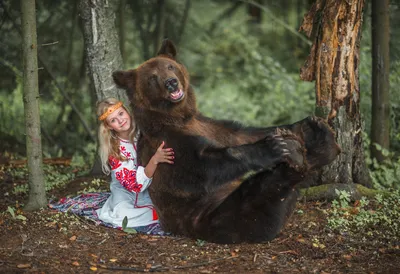Медведь Степан на фоне природы - красивые фото для обоев
