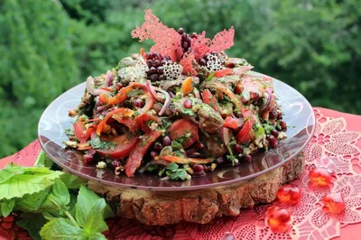 Салат фиалка с копченой курицей - 81 photo