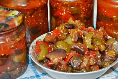 Салат из огурцов в томатном соусе на зиму - пошаговый рецепт с фото на  Готовим дома