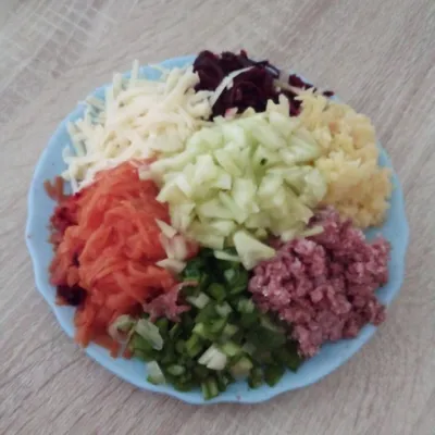 Как приготовить советский салат «Ромашка»