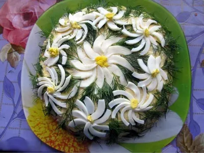 Праздничный салат «Ромашка» - рецепт автора @vkys_i_appetit