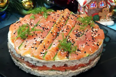 Слоёный салат \"Суши\" или \"Суши-торт\" (Очень красивый и вкусный Салат к  праздничному столу!) | ЛАКОМЫЙ КУСОЧЕК | Дзен