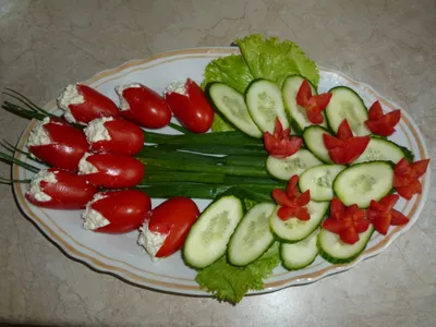 Салат Тюльпаны из помидоров с плавленным сыром рецепт фото пошагово и видео  - 1000.menu